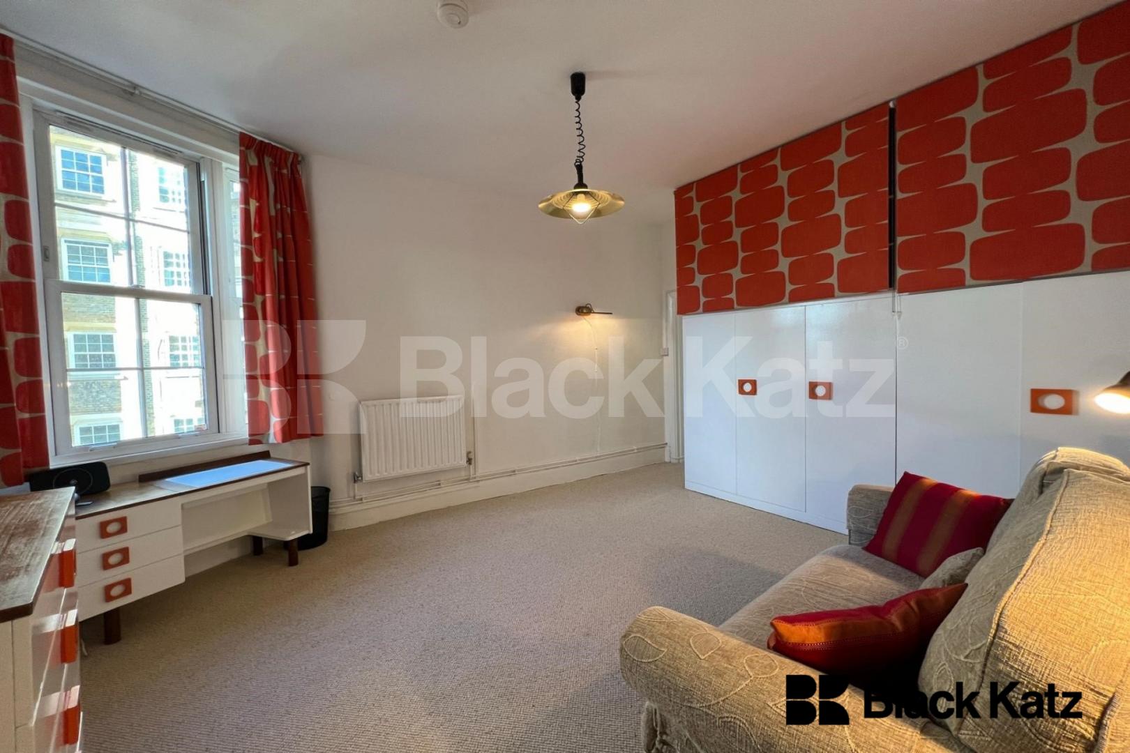 Bright and Spacious Three Bedroom Apartment in the Heart of London Bridge Devon Mansions - Tooley Street , London Bridge